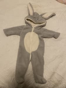 Baby bunny suit 00