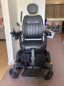 Quickie Q400M powered wheelchair
