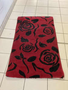 Short runner rug 1.3 meters red colour for sale