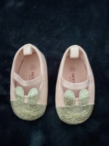 Seed baby bunny ballet shoes 3-6 months 