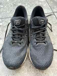 Asics GT 2000 mens size 12 US / 11 UK running shoes