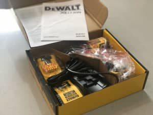 DeWALT 2.0Ah 12V XR Brushless Sub-Compact Drill Driver Kit