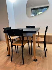 Extendable dining table and chairs set from Corso De Fiori