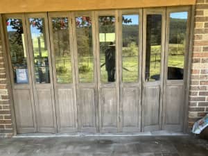 Doors bi-fold indoor wood