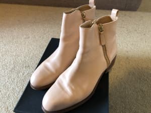 Cream Country Road Boots Euro Size 41