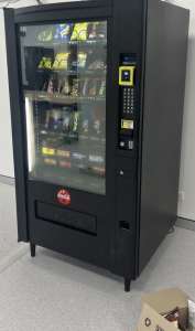 VENDING MACHINE WITH LOCATION.