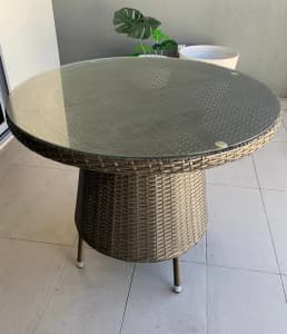 Outdoor Dining Table 4 Seater Glass Top