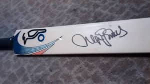 Waqar Younis Signed Cricket Bat Pakistan Signed Cricket Bat