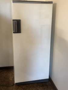 Kelvinator freezer 350