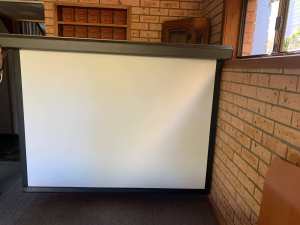 Vutec projector screen, electric motorised 1800 x 1200