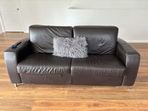 Sofa bed pure leather great condition , easy quick setup , 