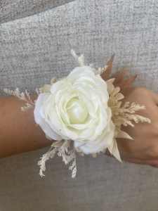 Dried flower corsages