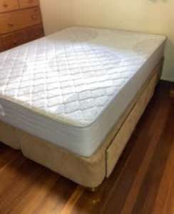Queen bed with Mattress and Drawers