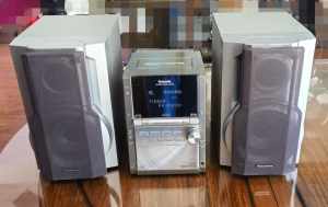 Panasonic Stereo System, 5 CD changer/Tape Deck/Turner