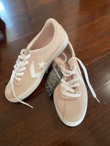 Girls size 3 pink suede Converse sneakers BNIB