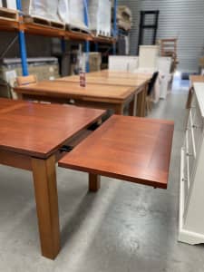PRICED TO CLEAR 55% OFF! 1.5/2.5m Tassie Blwd Ext Din’g Table FREE 🚚!
