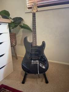 Squier Stratocaster and Amp - Affinity Series Stratocaster HSS Pack