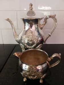 Rod Silver Plated Teapot & Millk Jug 