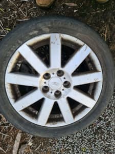 Ford rims and tyres 