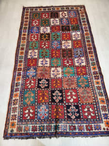 Persian handmade soft wool Shiraz rug
