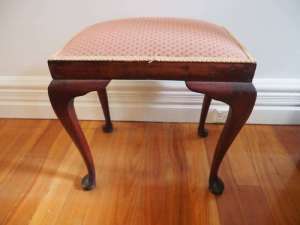 49cm Vintage Upholstered Wood Stool Seat. Good Condition. Carlingford
