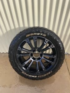 Hussla rims and tyres