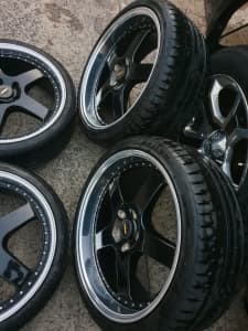 Simmons fr20 staggered wheels. Suit holden commodore hsv