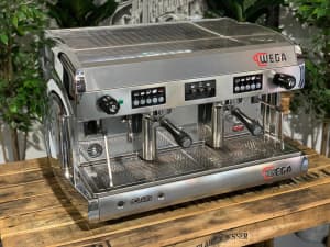 WEGA POLARIS 2 GROUP CHROME ESPRESSO COFFEE MACHINE COMMERCIAL CAFE