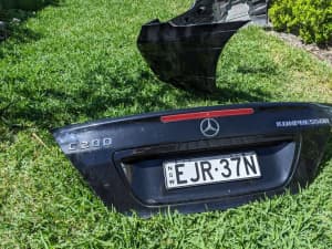 Mercedes C Class wrecking bumper trunk******2006******2004 2003  w203