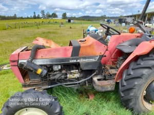 WRECKING CASE 275 Tractor