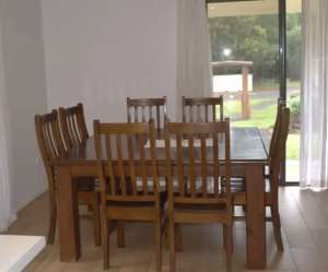 8 setting Dining Table
