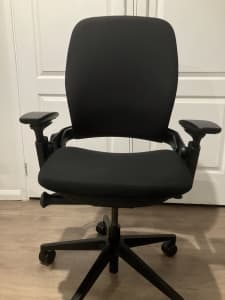 Steelcase Leap V2 chair with armrest as new