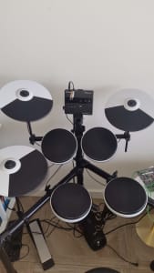 Roland Electronic Drum Set TD-02