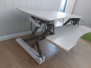 Fortia 90cm Desk Riser - Almost new