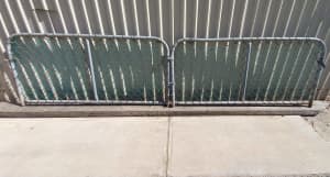 Double Gates - Wire Mesh - 710mm High x 3050mm Wide (Total)
