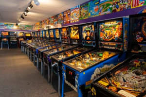 Wanted: LOOKING TO BUY PINBALL MACHINES - CASH PAID - Williams - Bally - Stern