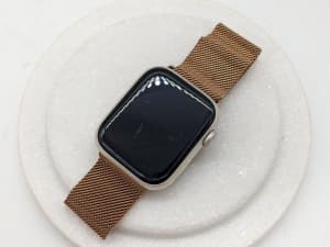 Apple Watch Series 7 45mm GPS Smart Watch (Starlight) - BP285385