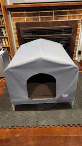 Kazoo small size dog house/kennel in great condition
