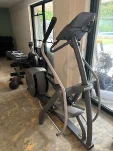 EFX556i cross trainer. All parts working including dashboard 
