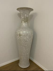 Large Vases - need to go this Easter weekend 