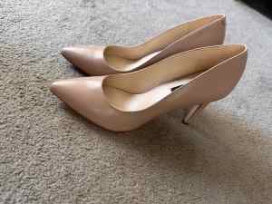 Womens high heeled shoes