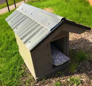 URGENT!! Awesome Kennel w 2 Pet Beds. - SELL $90!!