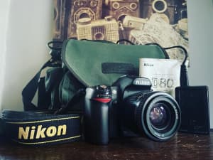 Nikon D80 DSLR with AF Nikkor 35-70mm F3.3-4.5 Lens and Kit