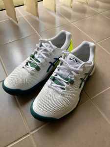 Asics Gel Resolution 9 tennis shoes