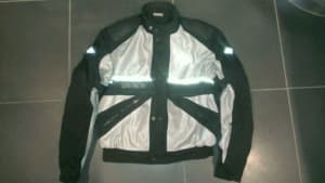 DRIRIDER Drimesh Men's Motorbike / Motorcycle Jacket
Size 50/40 M (