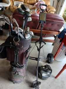 Sold pending pickup Reduced to sell Golf clubs, caddy, balls and bag 