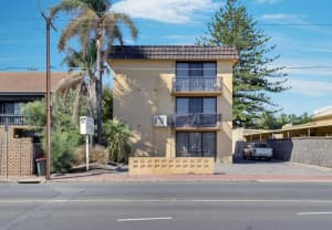 Fully Furnished 2 Bdm Apartment - Glenelg River Frontage Location!