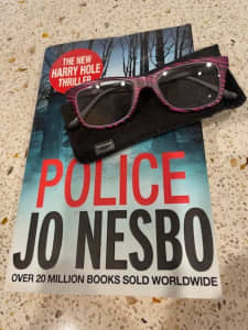 Jo Nesbo POLICE novel 518 pages Thriller 23cmH x 15cmW PLUS Glasses
