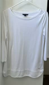 Tommy Hilfiger 3/4 sleeve top - size M