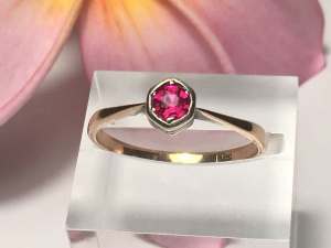 W/E SALE c1910 Victorian 9k solid rose gold 0.64ct Ruby solitaire ring